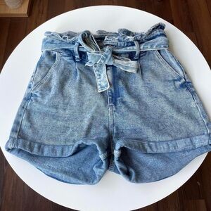 Tie-Waist Highwaisted Paper Bag Shorts Size S